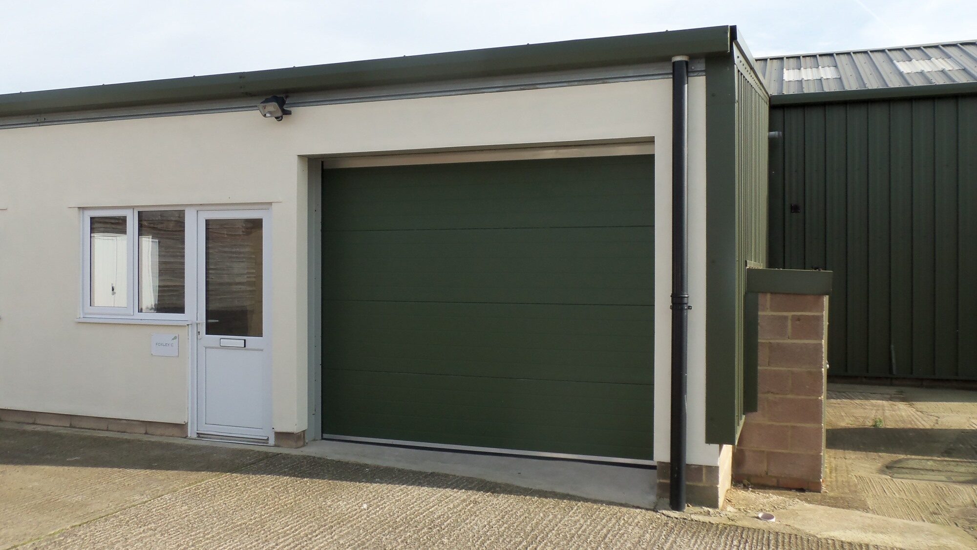 Foxley C Workshop to Let External 1