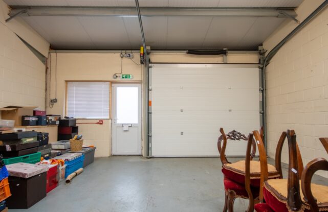 Foxley D Workshop to Let Internal 2