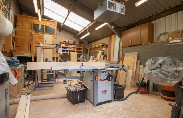 Grittleton A4 Workshop to Let Internal 2