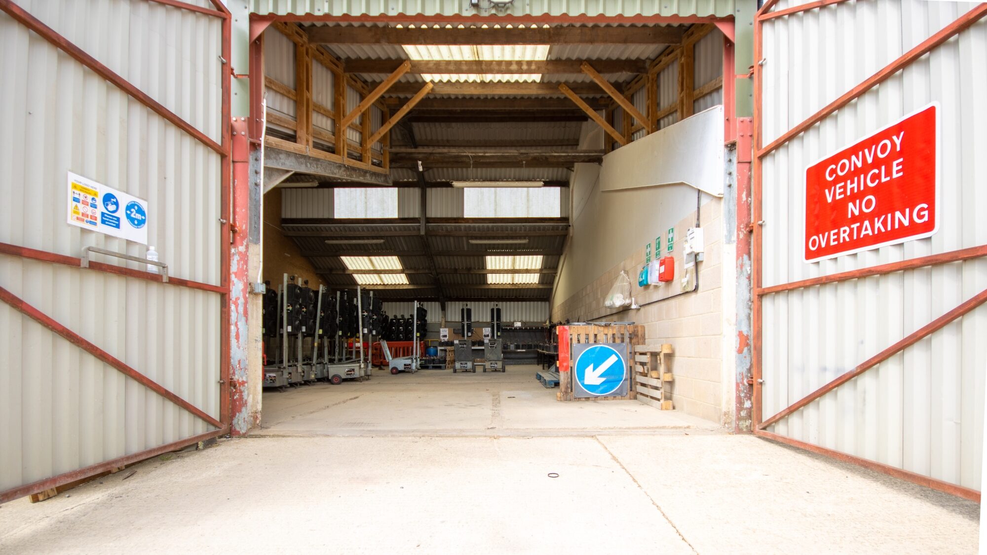 Grittleton A5 Workshop to Let Internal 1