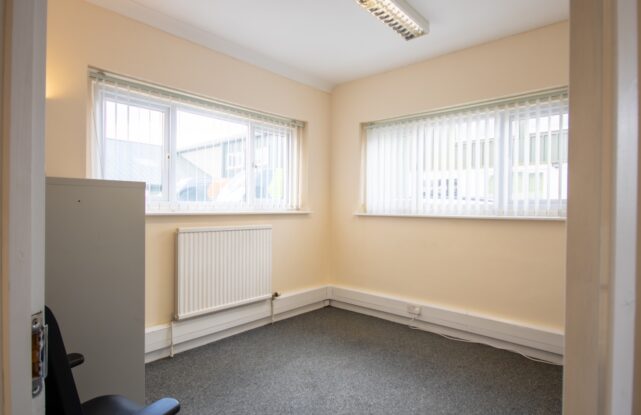 Langley 4 Office to Let Internal 1