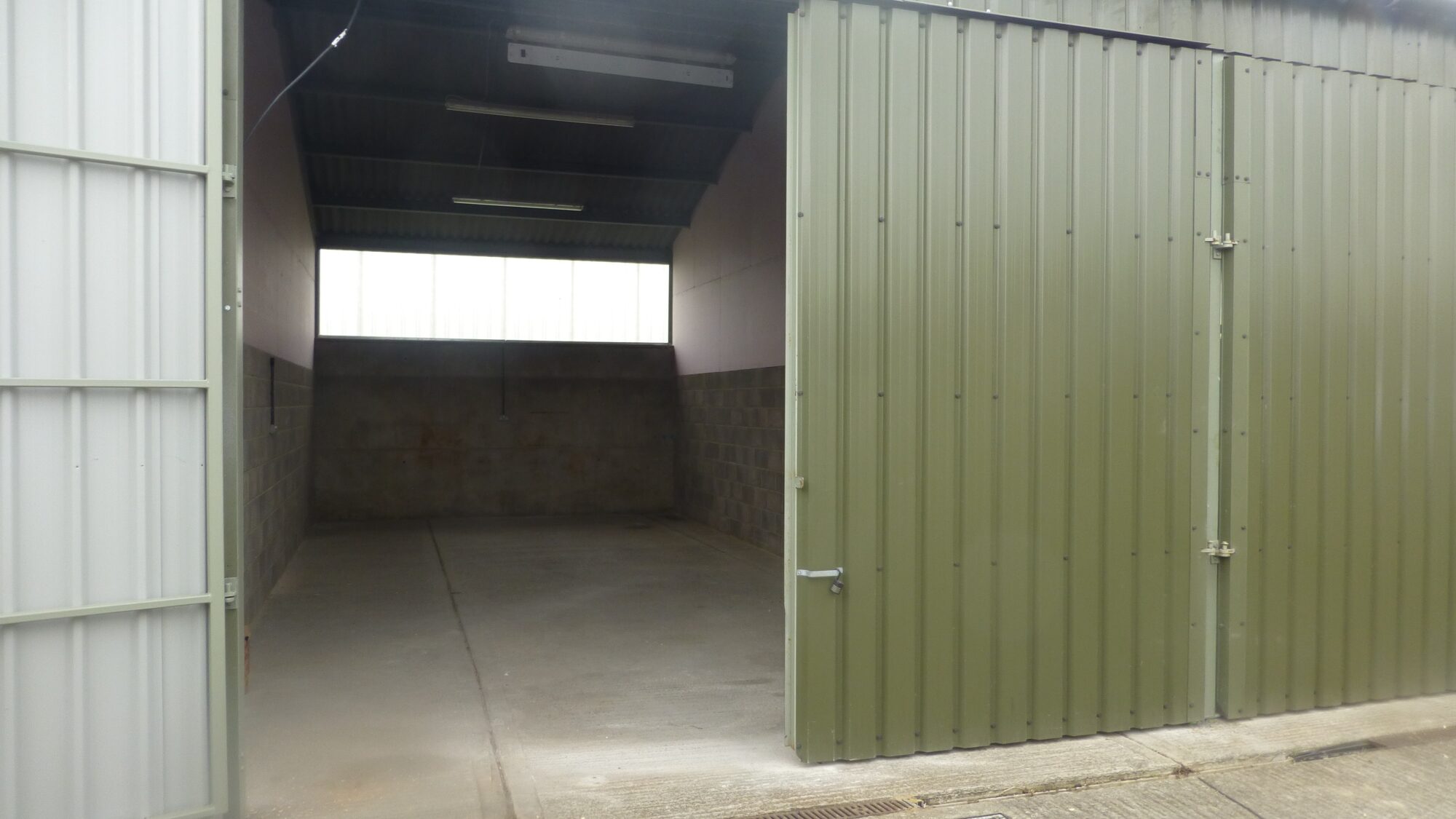 Yatton 2 Workshop to Let External 1