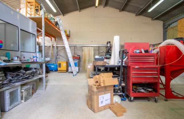 Yatton 3 Workshop to Let Internal 1